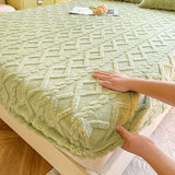 Shopmocho 1pc Winter Warm Bed Sheet with Elastic Band Single/Queen/King Mattress Cover Thick Coral Fleece Fluffy Fitted Bed Sheets for Bed